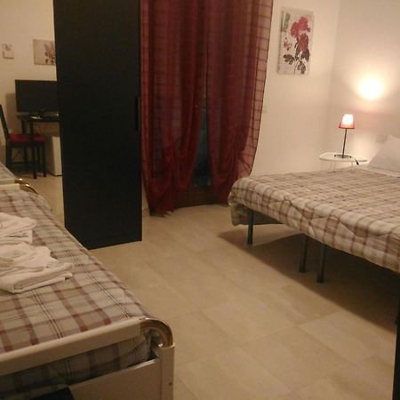 מלון Domus Taranto Unica Sede מראה חיצוני תמונה